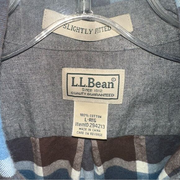 L.L. Bean Men's Scotch Plaid Flannel Shirt, Slightly Fitted - Picture 6 of 6